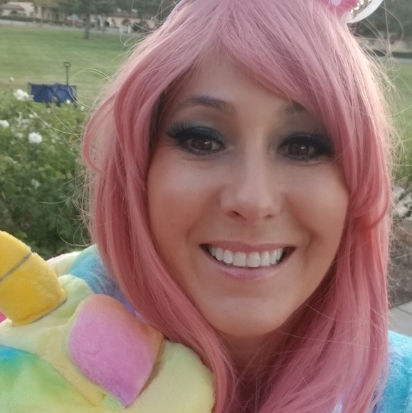 Meet your Posher, Deej - Picture 3 of 8